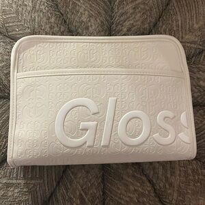glossier makeup bag 🍦